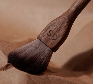 Engraving on wood brush