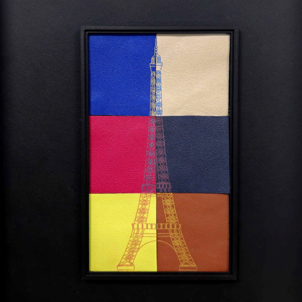 Gravure colorée de Tour Eiffel sur cuir – Déclinaison sur plusieurs couleurs